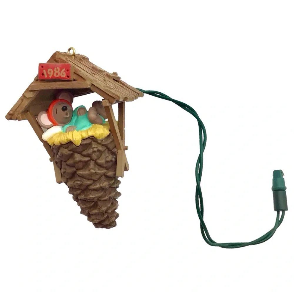 Hallmark 1986 “Christmas Mouse Dreams” Lighted Christmas Ornament